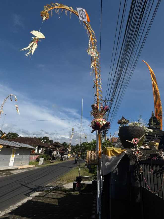 PEMBUATAN PENJOR HARI RAYA GALUNGAN & KUNINGAN
